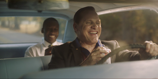 مراجعة فيلم Green Book.. عزف هادىء على نغمة التمييز العنصري الأسود الأنيق الحاصل على الدكتوراه 