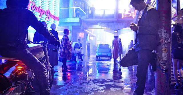 مراجعة فيلم Mute؛ عندما لا يعرف المخرج ما الذي يريد أن يحققه بفيلمه